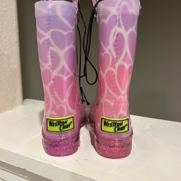 Western Chief Sparkle Heart Light Up Waterproof Rain Boots Pink Girls US 5C - Picture 4 of 10